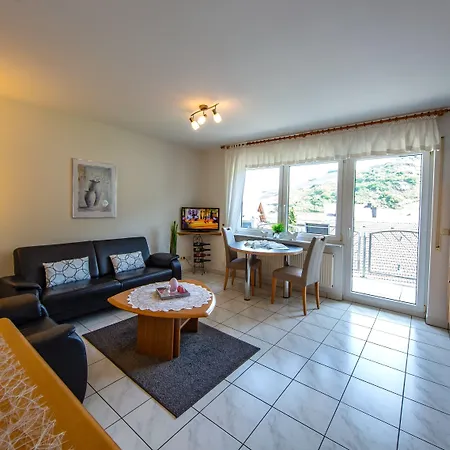 Ferienweingut Klaus Thiesen Gaestezimmer Und 4* אלנז-פולטרסדורף