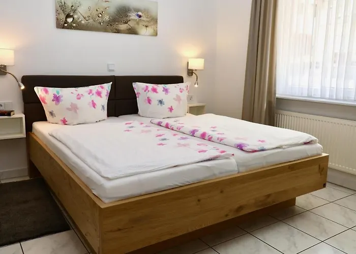 Ferienweingut Klaus Thiesen Gastezimmer Und 4* Ellenz-Poltersdorf