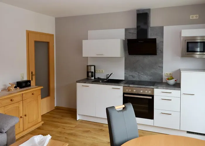 Guest house Ferienweingut Klaus Thiesen Gastezimmer Und Ellenz-Poltersdorf