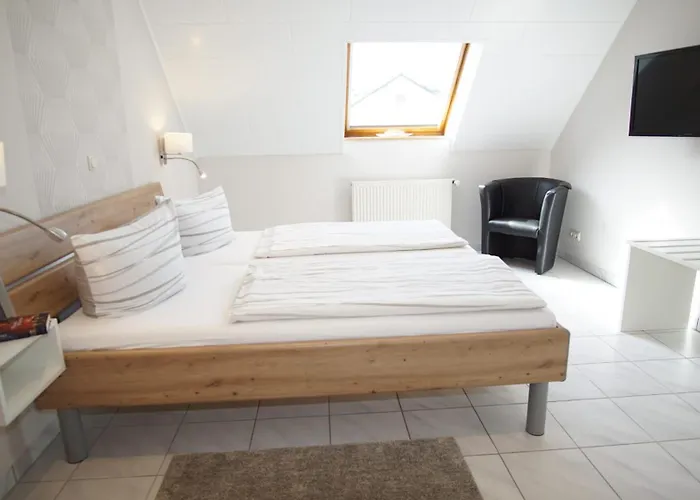 Ferienweingut Klaus Thiesen Gastezimmer Und 4* Ellenz-Poltersdorf