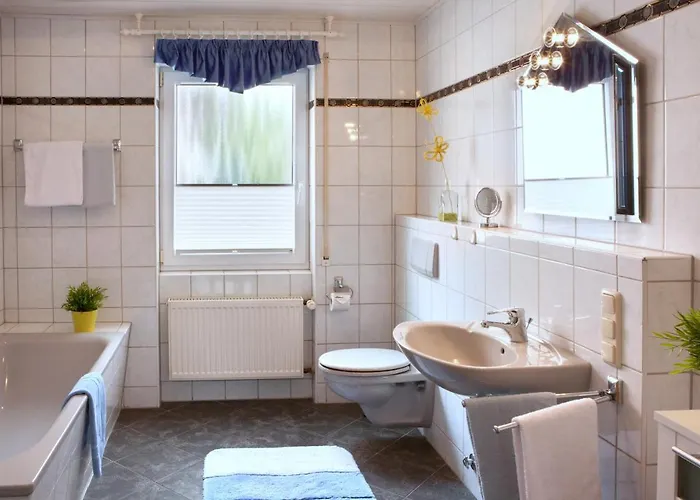 Ferienweingut Klaus Thiesen Gastezimmer Und Guest house Ellenz-Poltersdorf