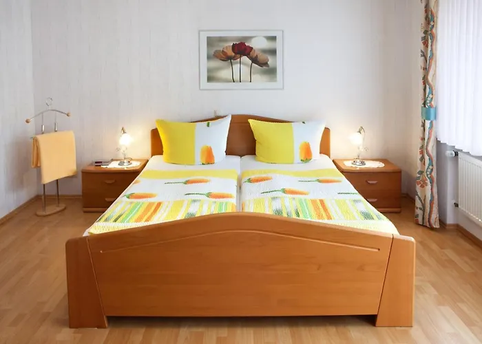 Ferienweingut Klaus Thiesen Gastezimmer Und Guest house Ellenz-Poltersdorf